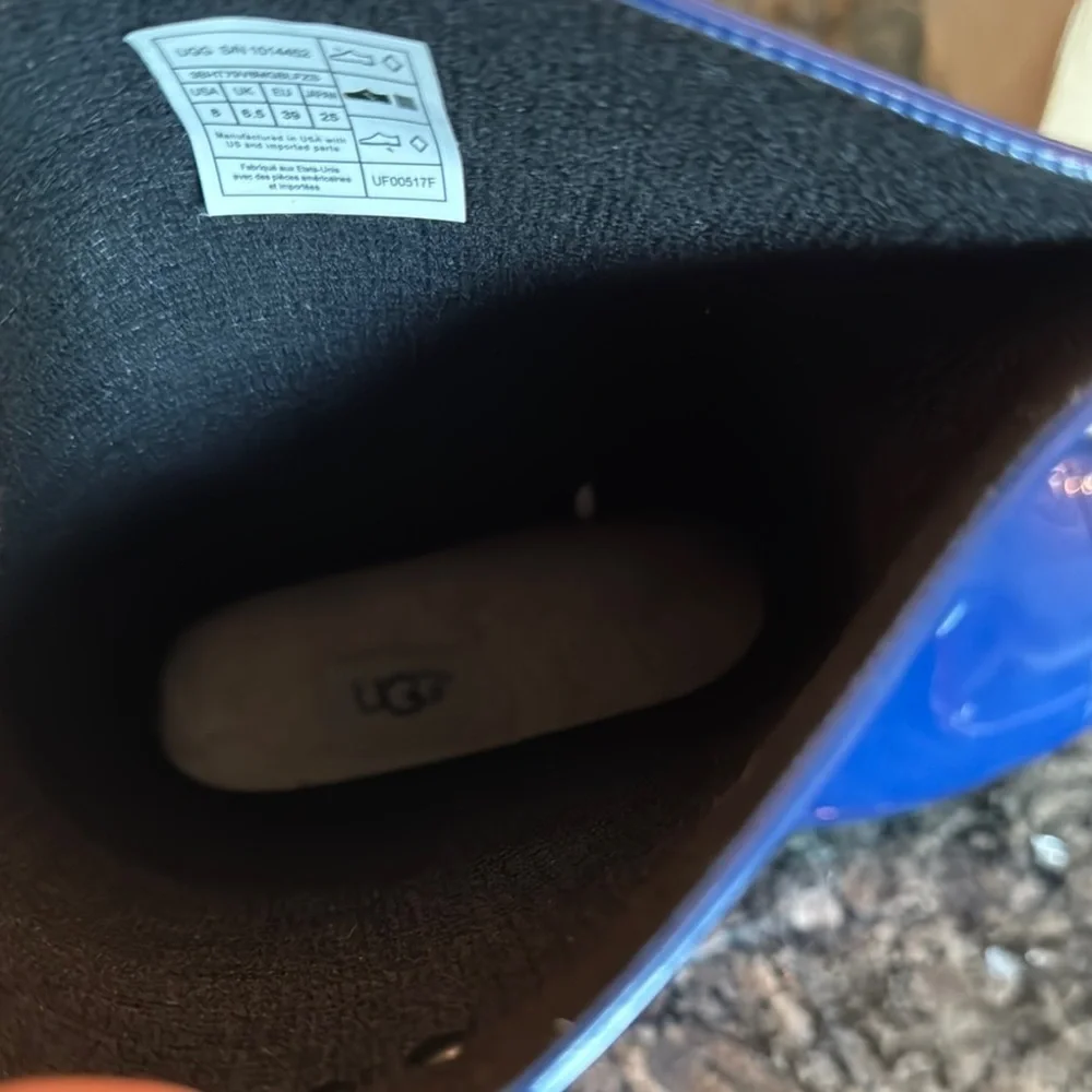 UGG Glossy Blue Waterproof Boots EUC 8-8.5